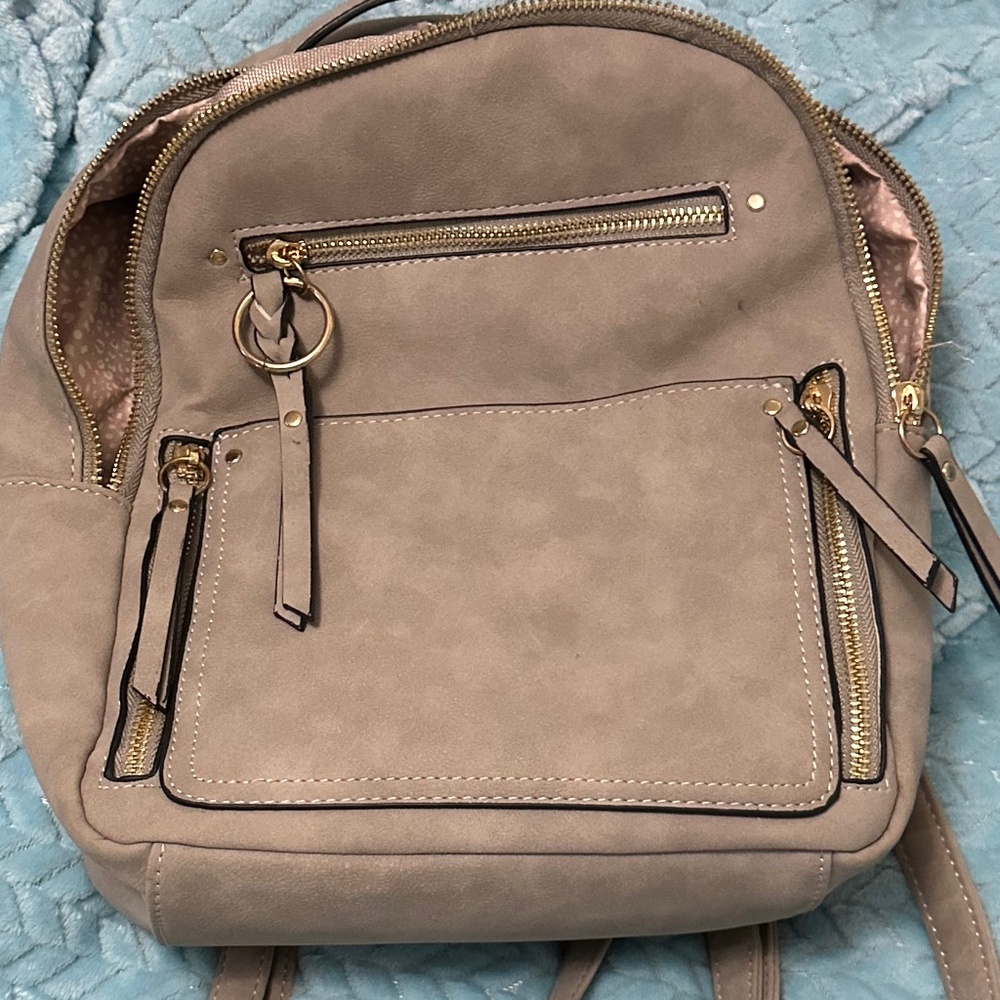 Violet Ray NYC women’s mini backpack. Faux leather - Gray - Picture 2 of 14